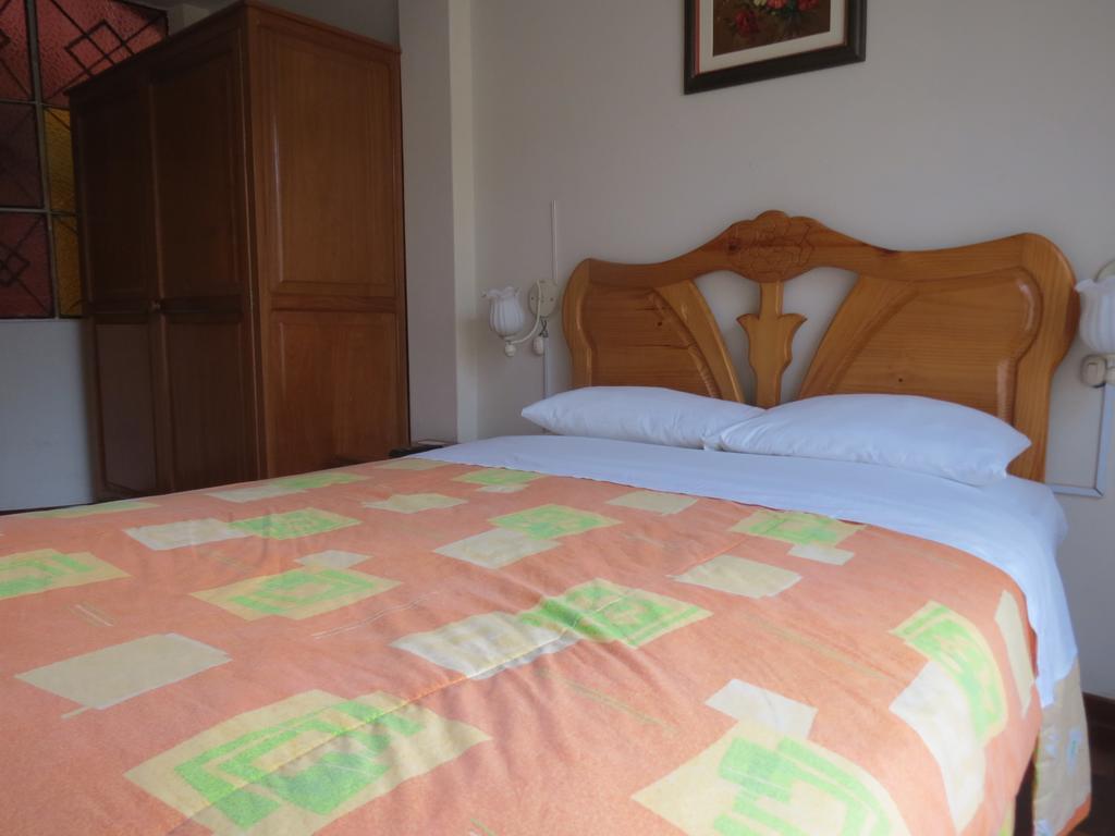 트루히요 Residencial El Sol De Los Pinos B&B 외부 사진