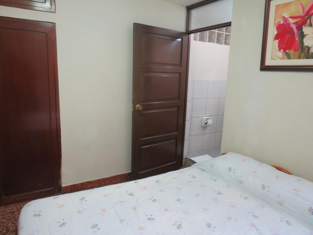 트루히요 Residencial El Sol De Los Pinos B&B 외부 사진
