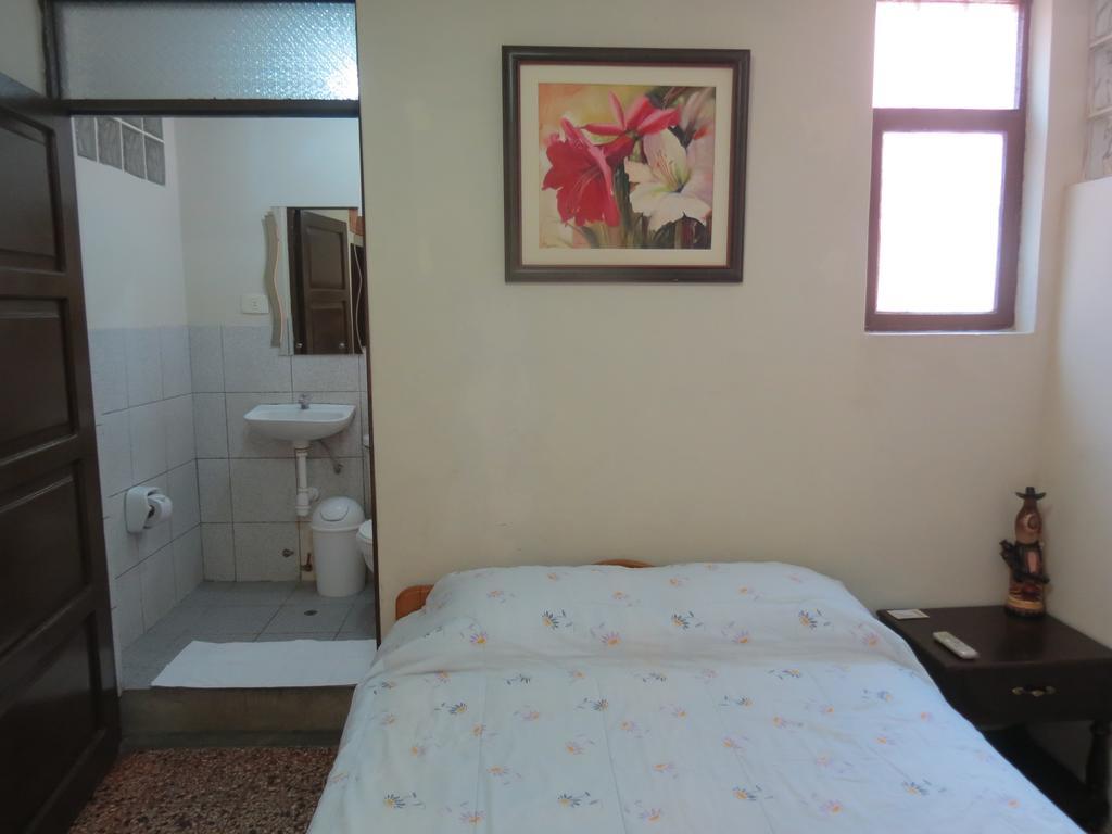 트루히요 Residencial El Sol De Los Pinos B&B 외부 사진