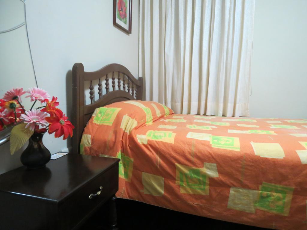 트루히요 Residencial El Sol De Los Pinos B&B 외부 사진