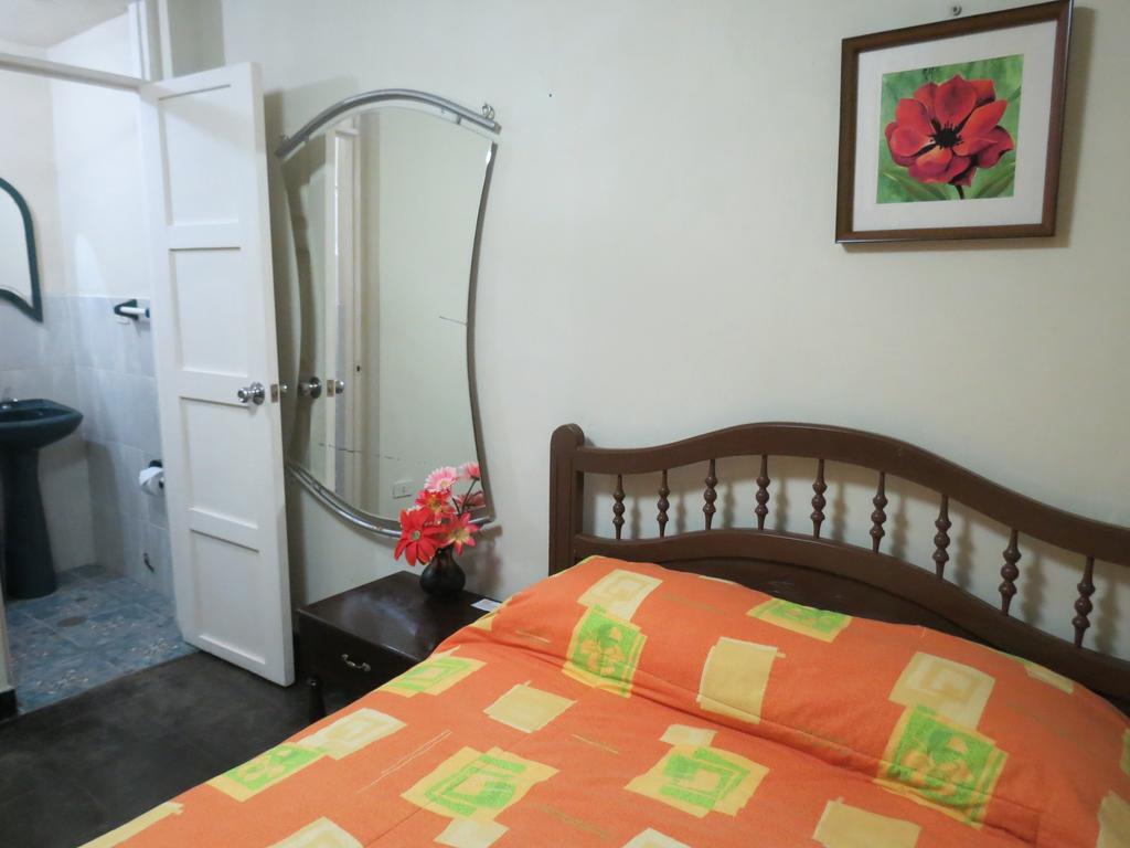 트루히요 Residencial El Sol De Los Pinos B&B 외부 사진