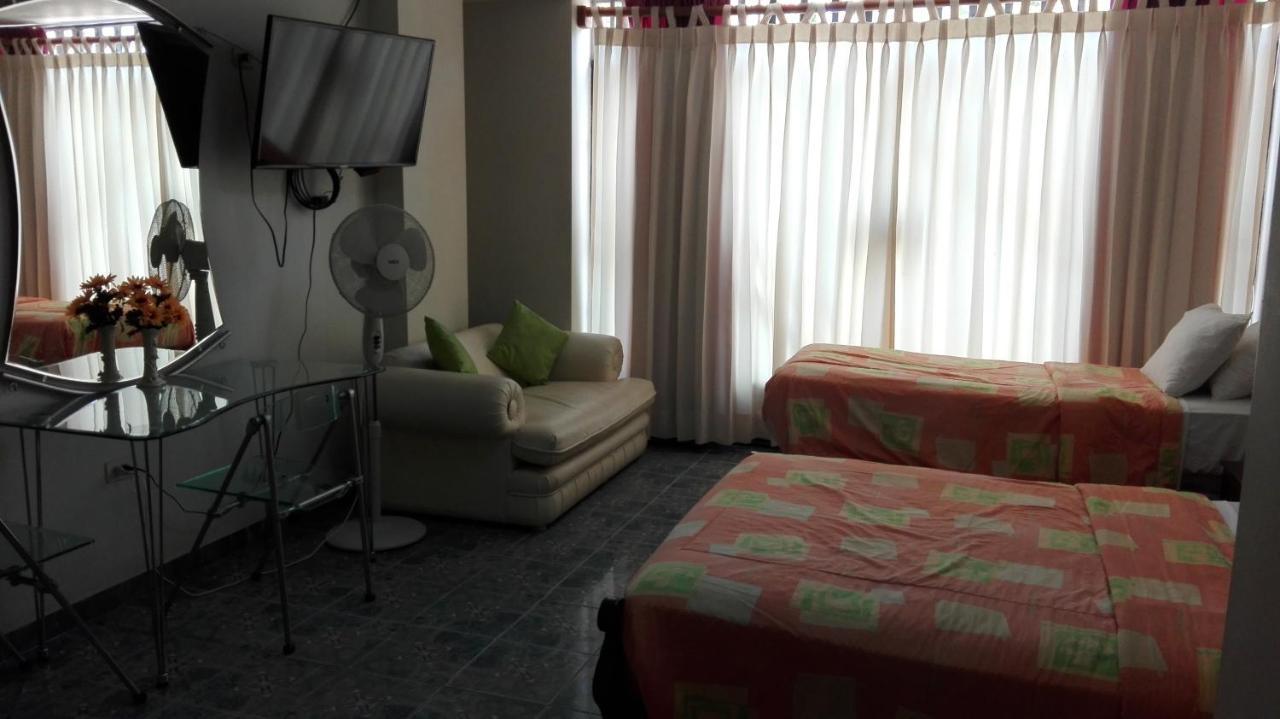 트루히요 Residencial El Sol De Los Pinos B&B 외부 사진